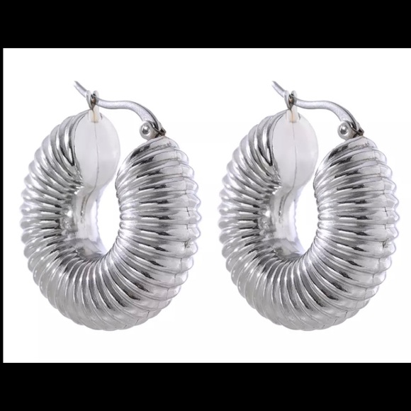 18k gold plated Round Chunky Hoop Stainless Steel earrings - Picture 6 of 7